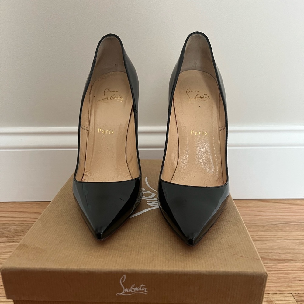 Patent leather upper
Signature red leather sole
heel, 4.75" (120mm)